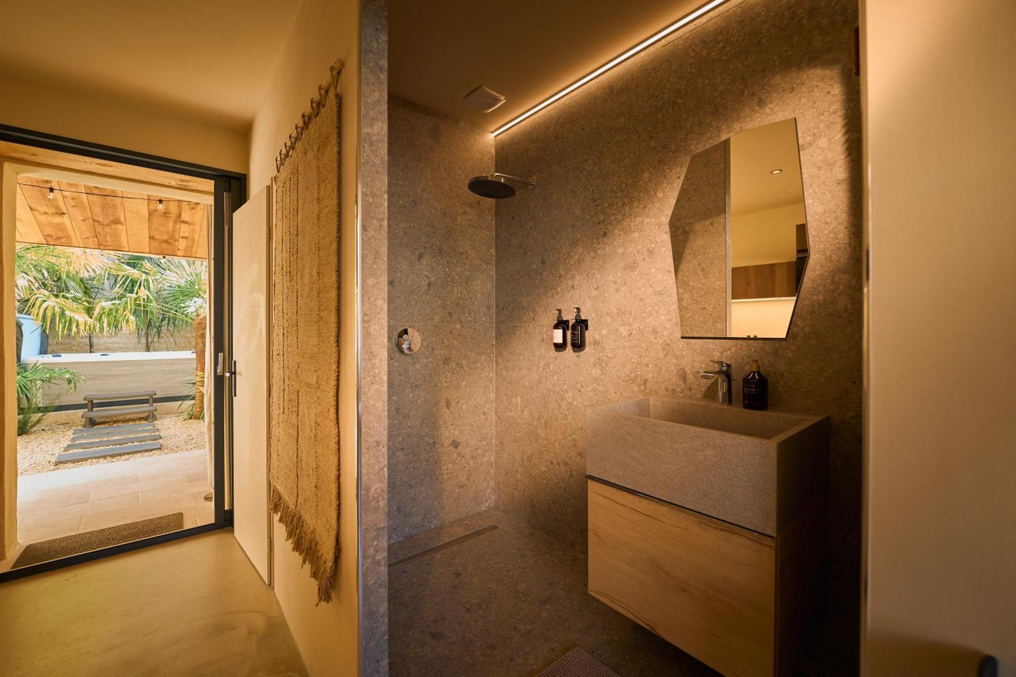 Suite Atypique - Jacuzzi Privatif En Centre Ville De Κονιάκ Εξωτερικό φωτογραφία